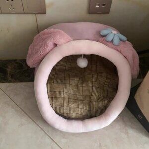 Cozy Pink Pet Bed with Cute Design